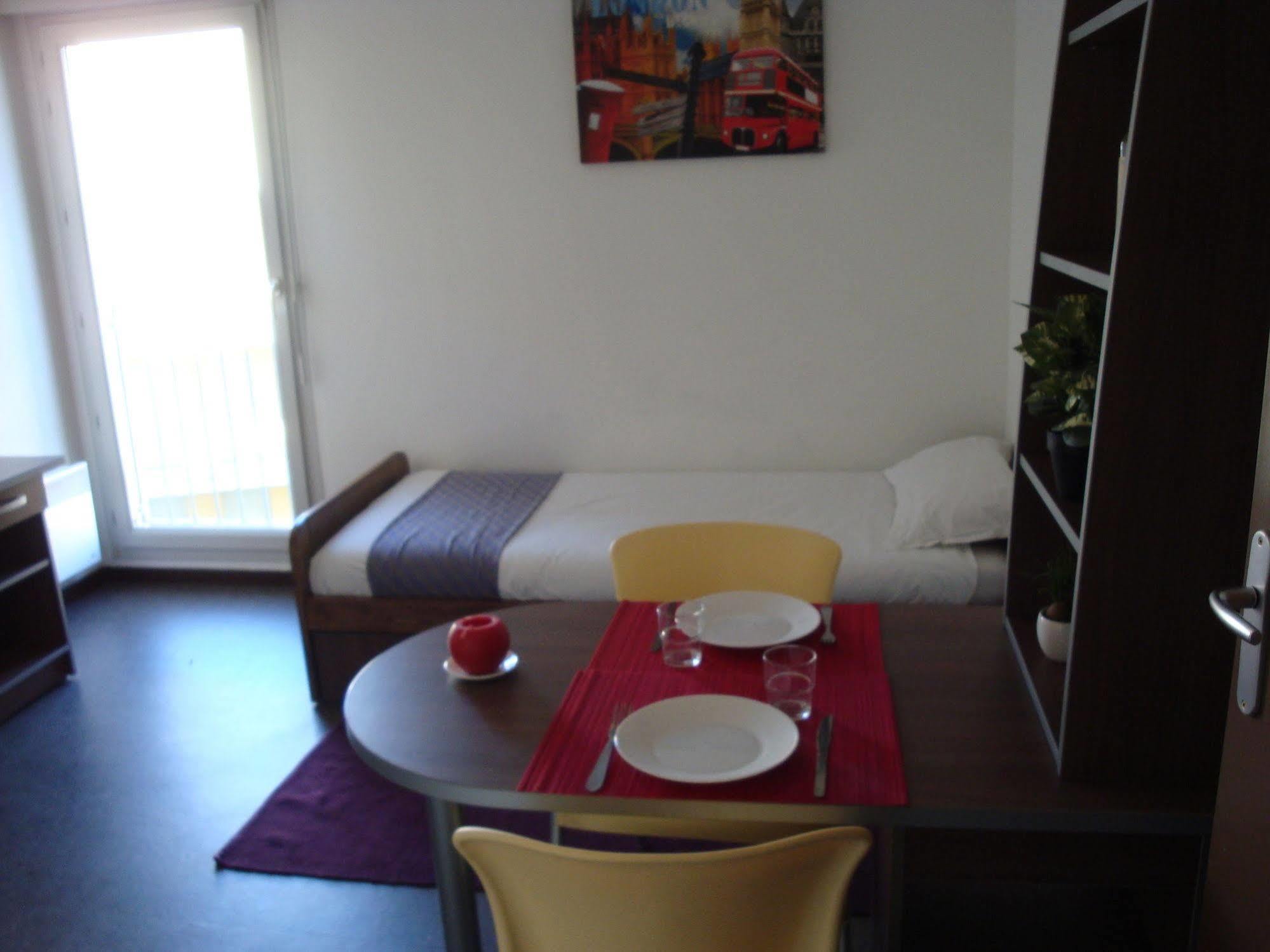 Le Patio Des Traboules Aparthotel ลียง ภายนอก รูปภาพ